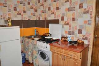 Проживание в семье Veresneva 5 Свитязь Трехместный номер с основными удобствами и общей ванной комнатой-13